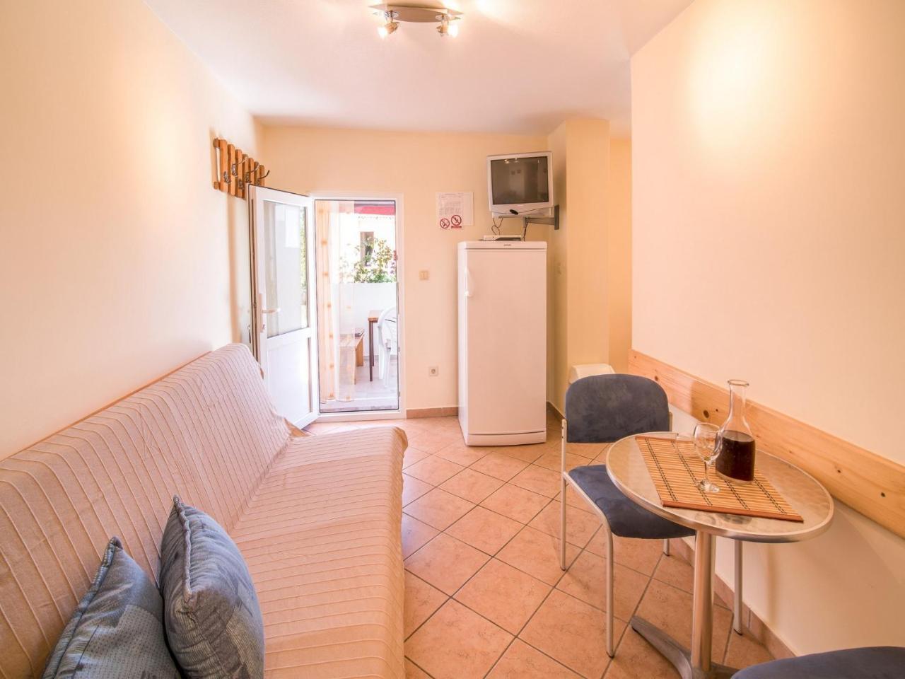 Apartment In Vrbnik/Insel Krk 13614 Esterno foto